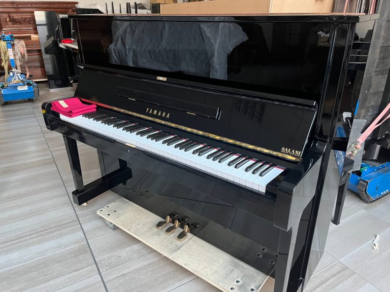 Yamaha U1H - Pianoforti Verticali usati - Salani Pianoforti