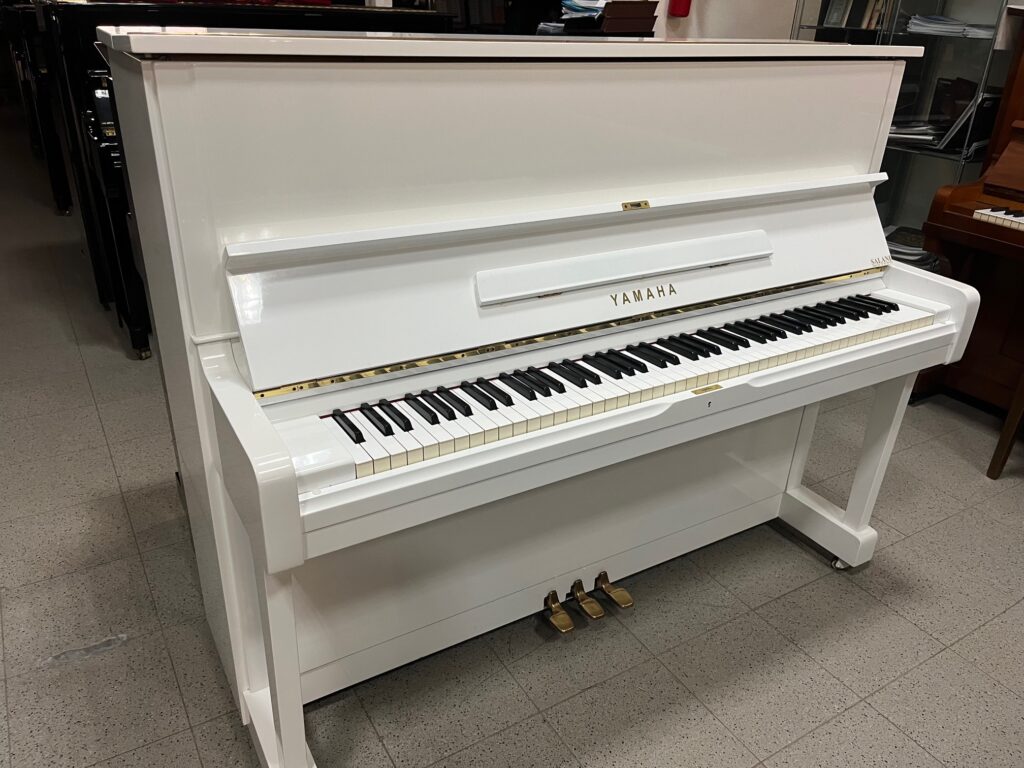 Yamaha U1 BIANCO