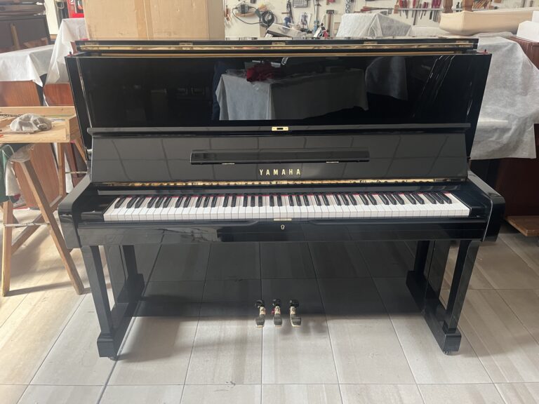 Yamaha u1h